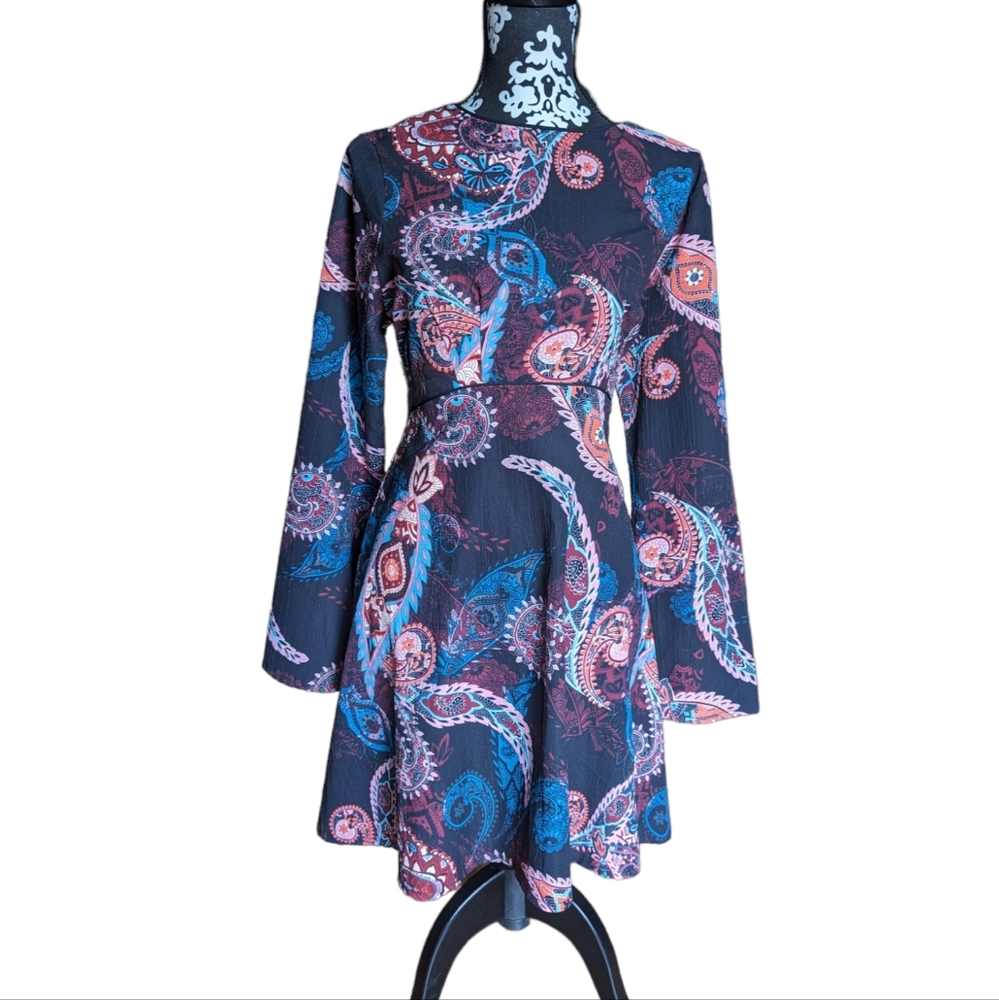 🆕 California Moon Rise Dress with Bell Sleeves & Zipper Back